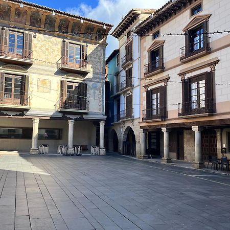 Apartamentos Angelus Plaza Mayor De Graus Exteriér fotografie