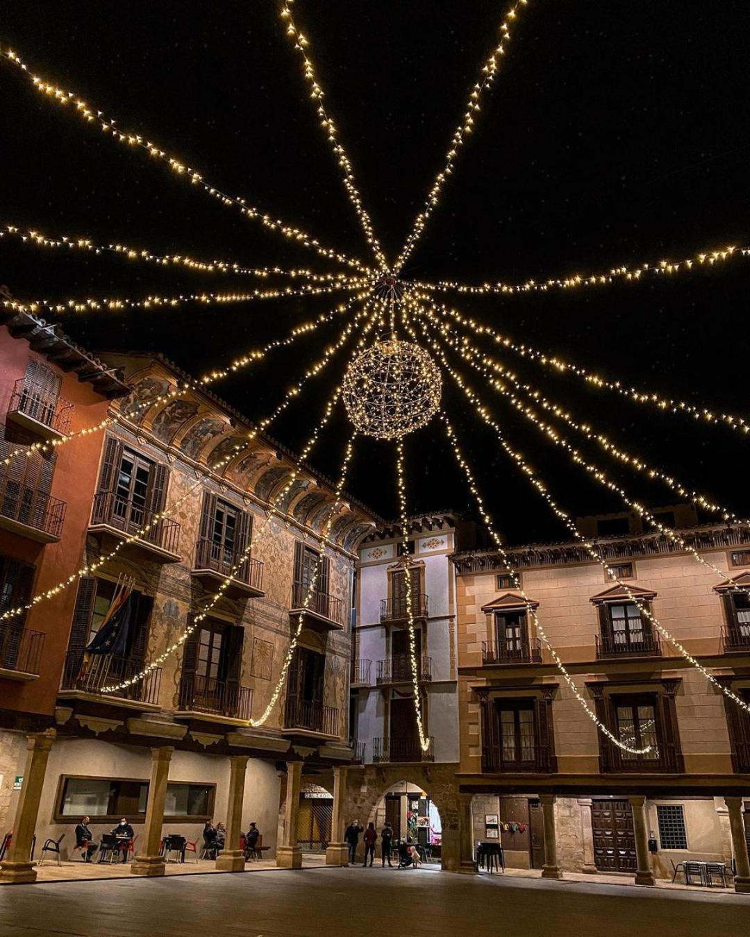 Apartamentos Angelus Plaza Mayor De Graus Exteriér fotografie