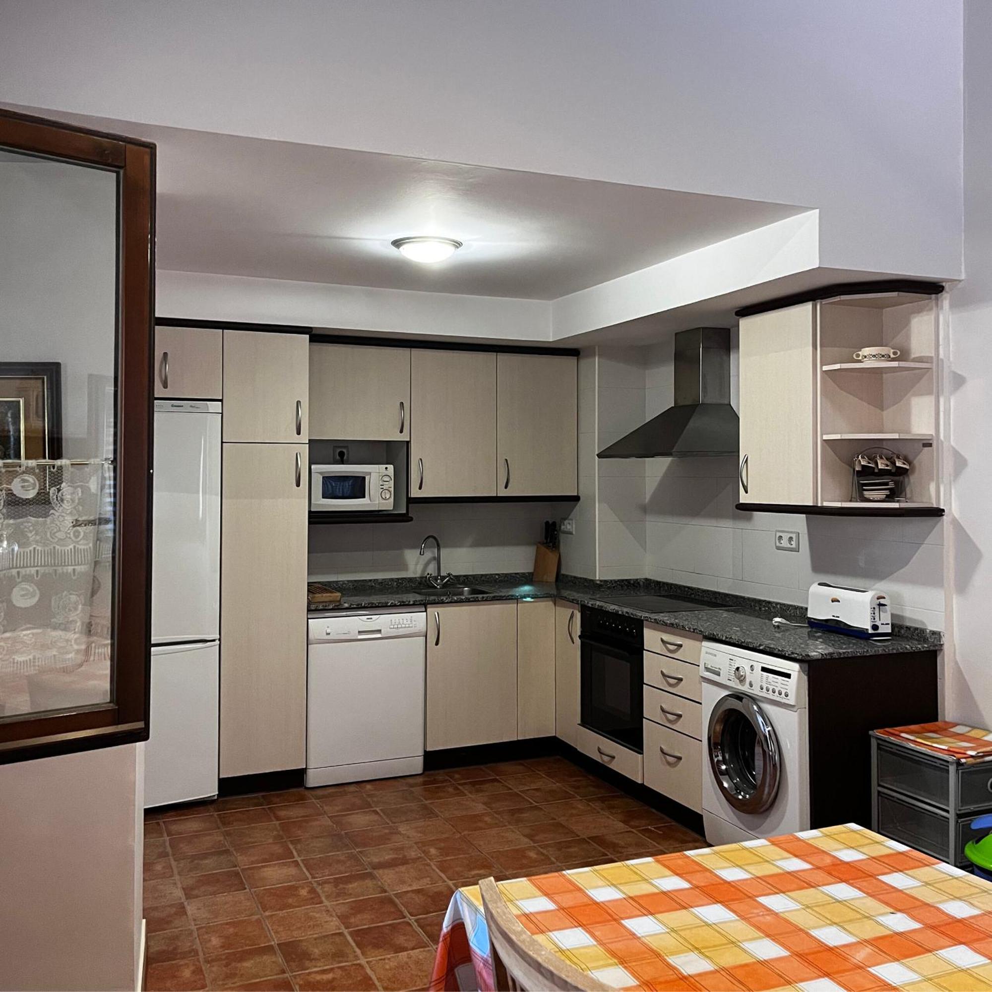 Apartamentos Angelus Plaza Mayor De Graus Exteriér fotografie