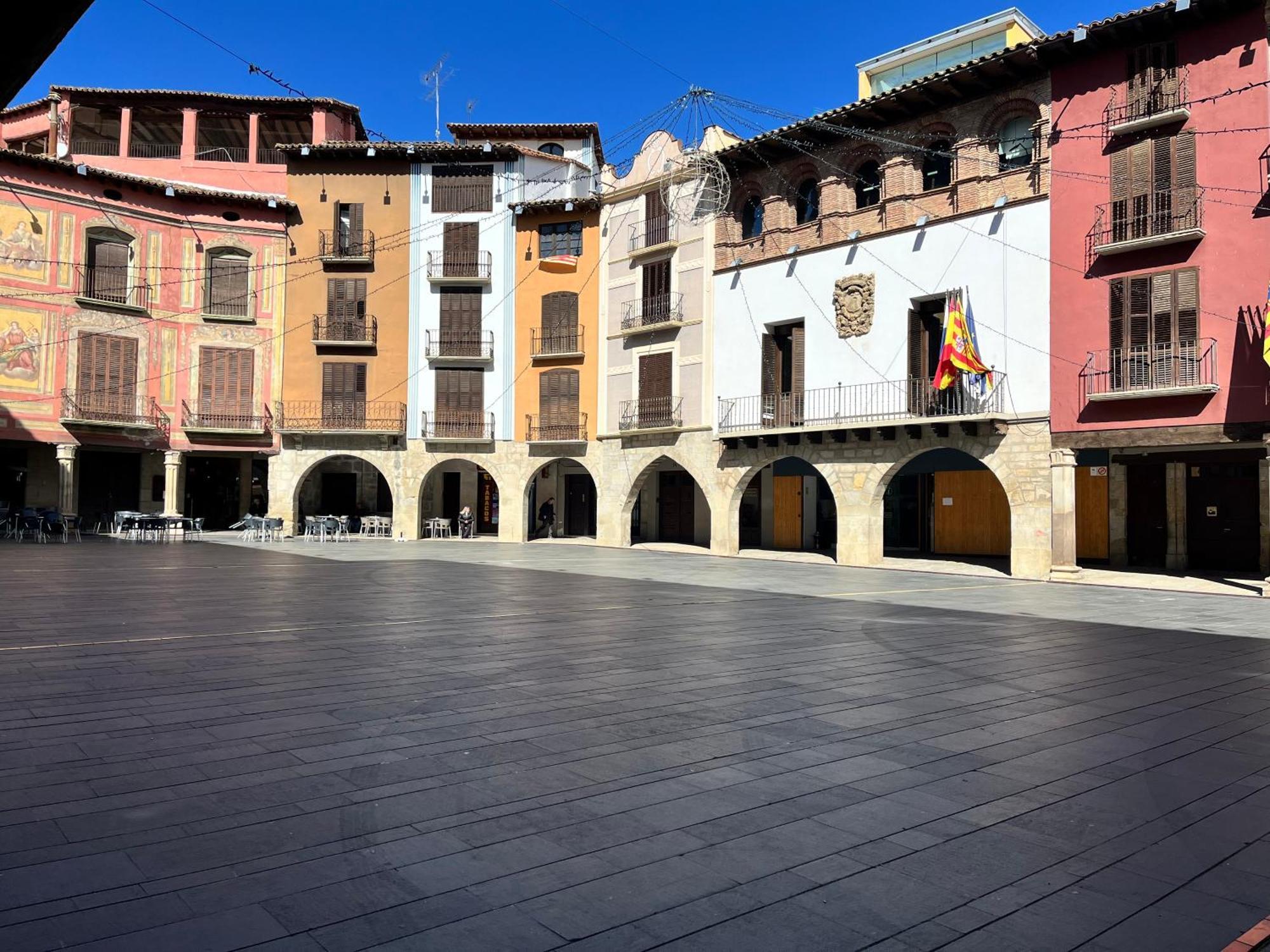 Apartamentos Angelus Plaza Mayor De Graus Exteriér fotografie